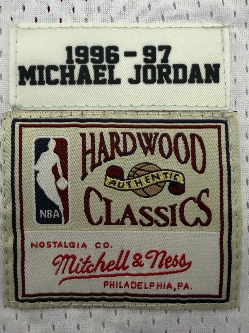 Mitchell & Ness Chicago Bulls Red White Split Michael Jordan #23 Jersey - Picture 3 of 6